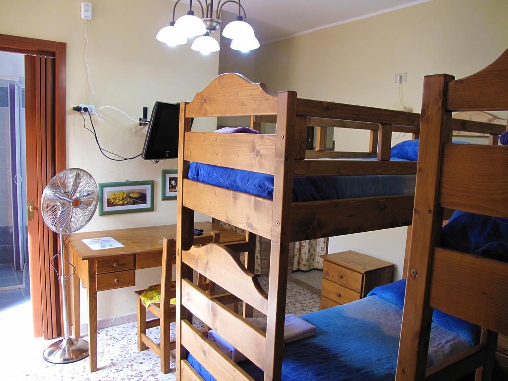 Diving Center Punta Stilo Apartman Szoba fotó